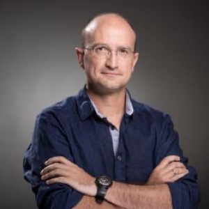 Joaquin Quiñonero Candela (co-chair)